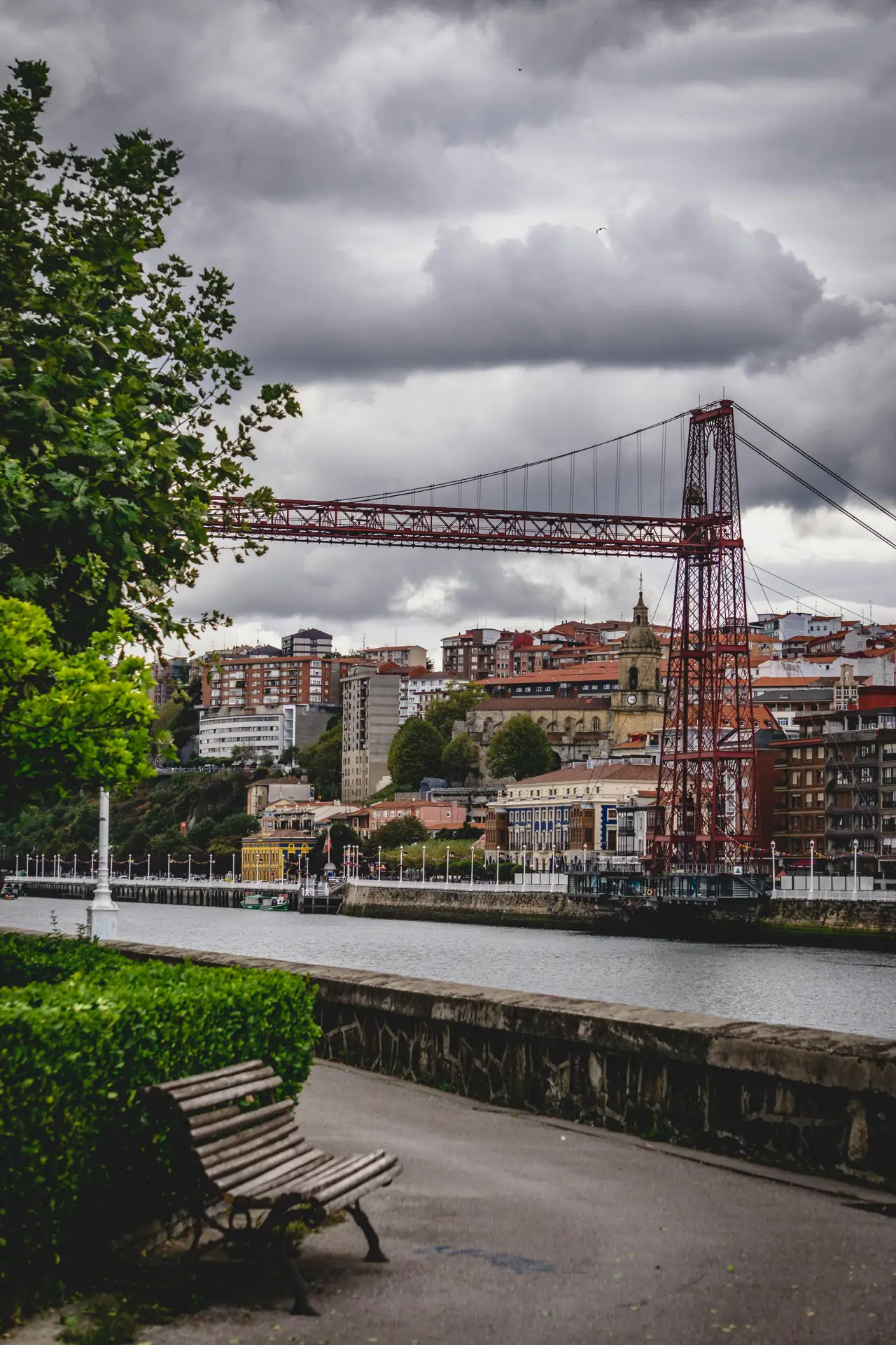 El Puente de Vizcaya (1893) une las dos orillas del río Nervión