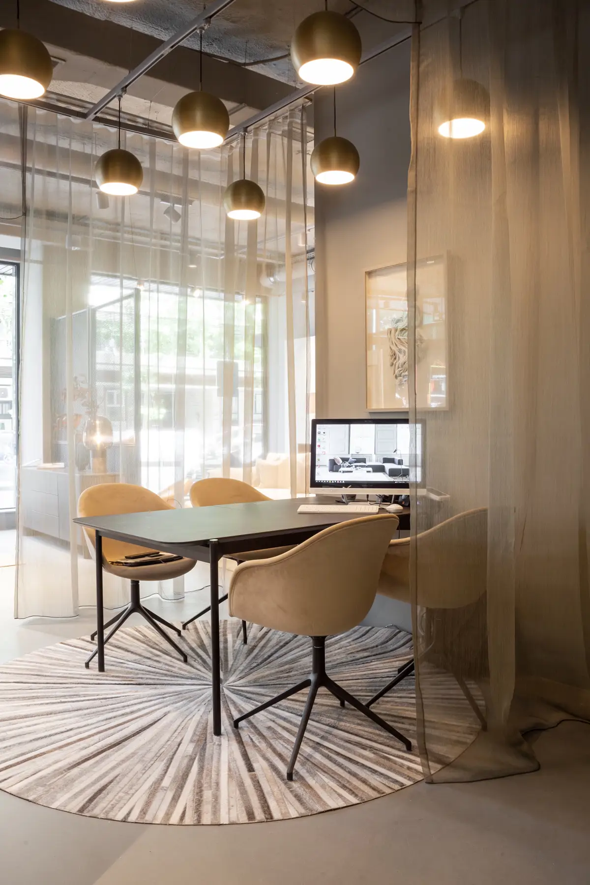 Interior de la tienda de BoConcept Madrid