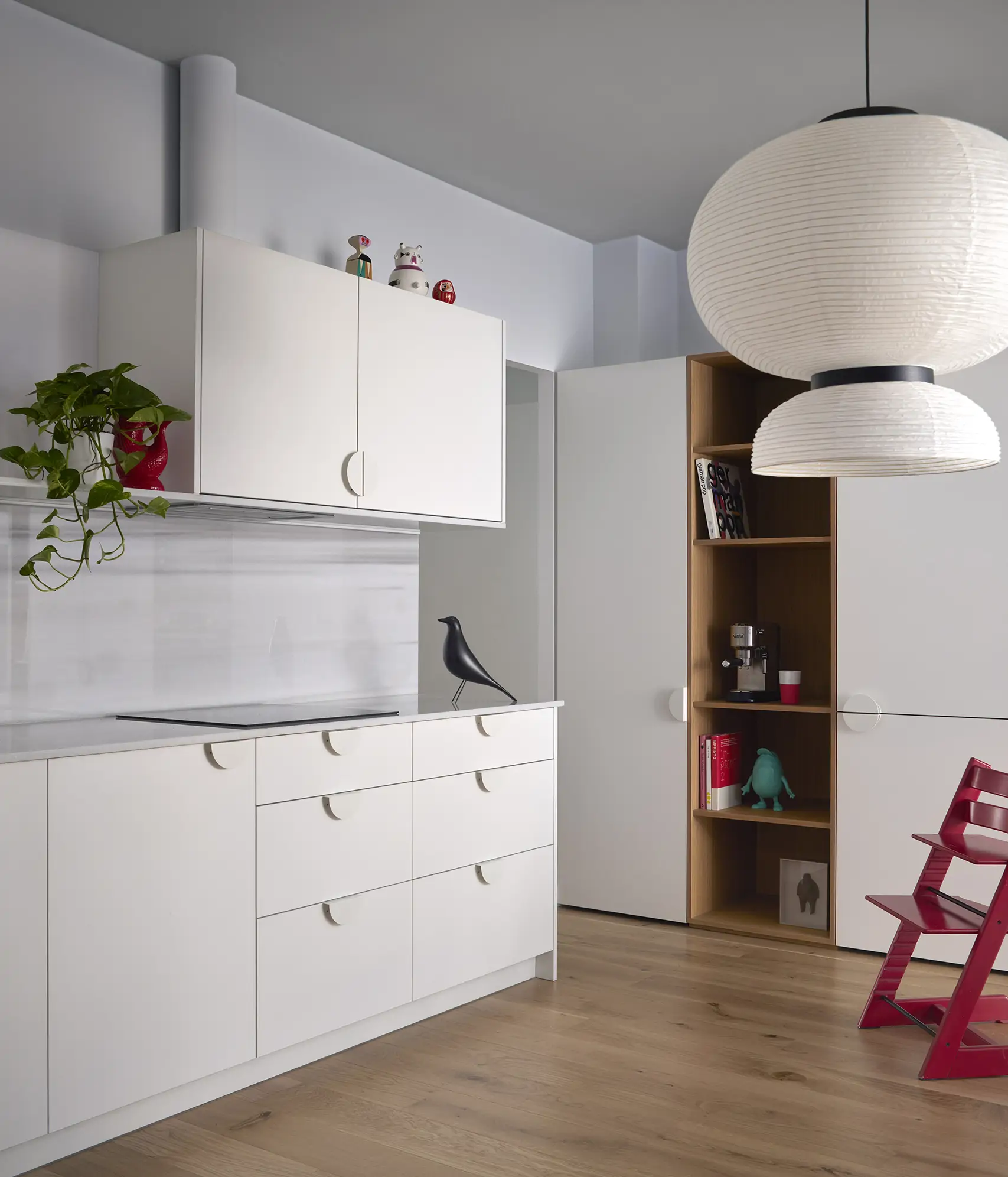 Cocina abierta en una vivienda reformada en Valencia. Proyecto: DG Estudio