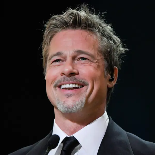 Brad Pitt (61 años) compra una casa prefabricada de Girona de 45m2: ovalada, de los años 60 y con estilo futurista