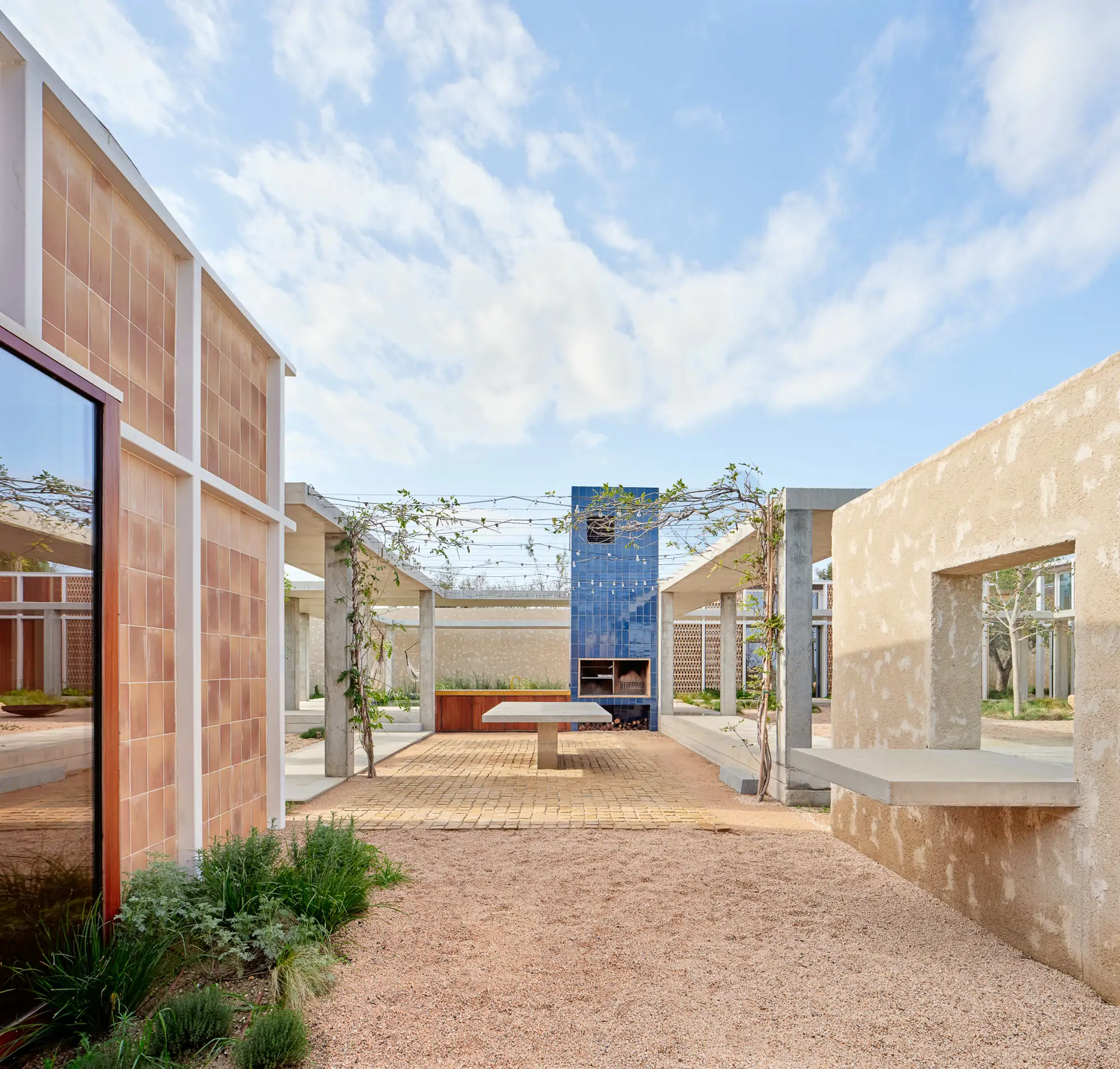 Casa 3 Patis Twobo Photo by Jose Hevia (7)