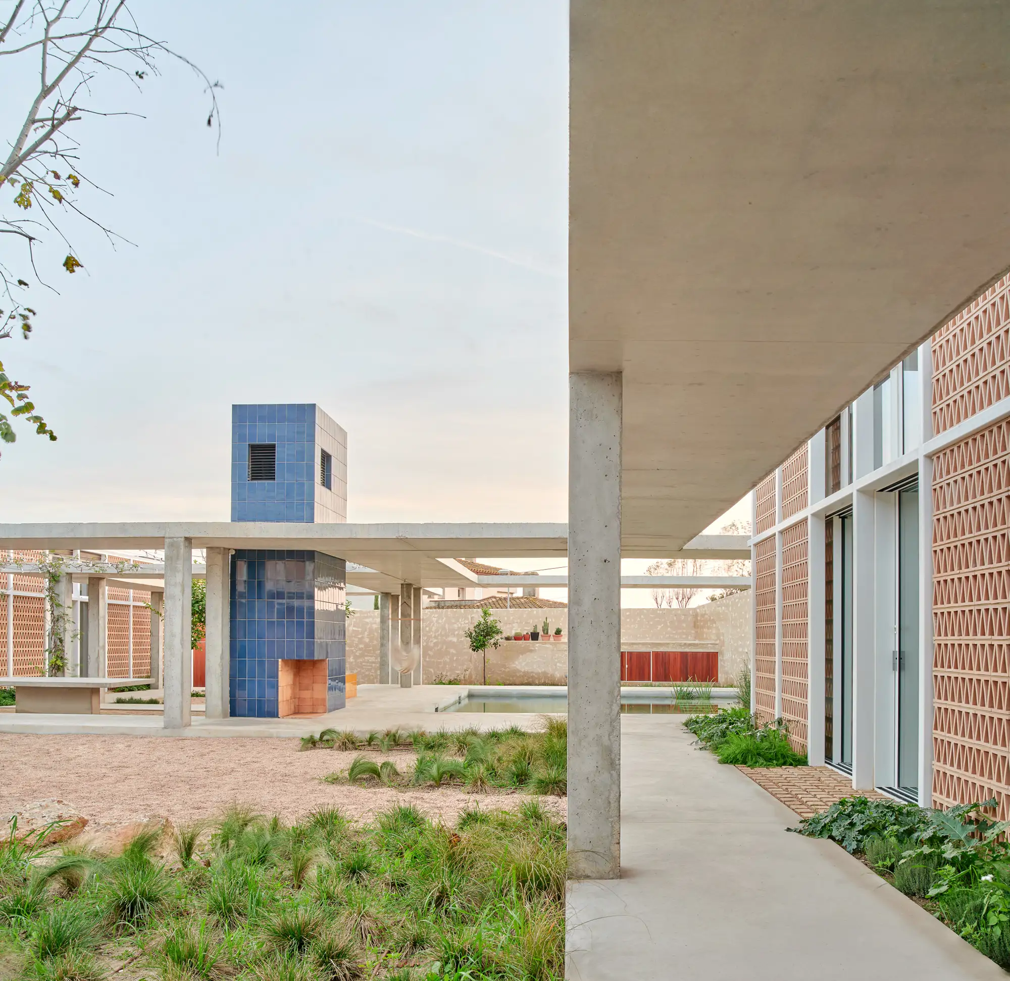 Casa 3 Patis Twobo Photo by Jose Hevia