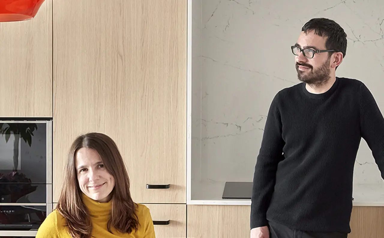 Isabel Roger Sánchez y Daniel González López, arquitectos desde 2005 por la ETSAV y fundadores de DG Estudio