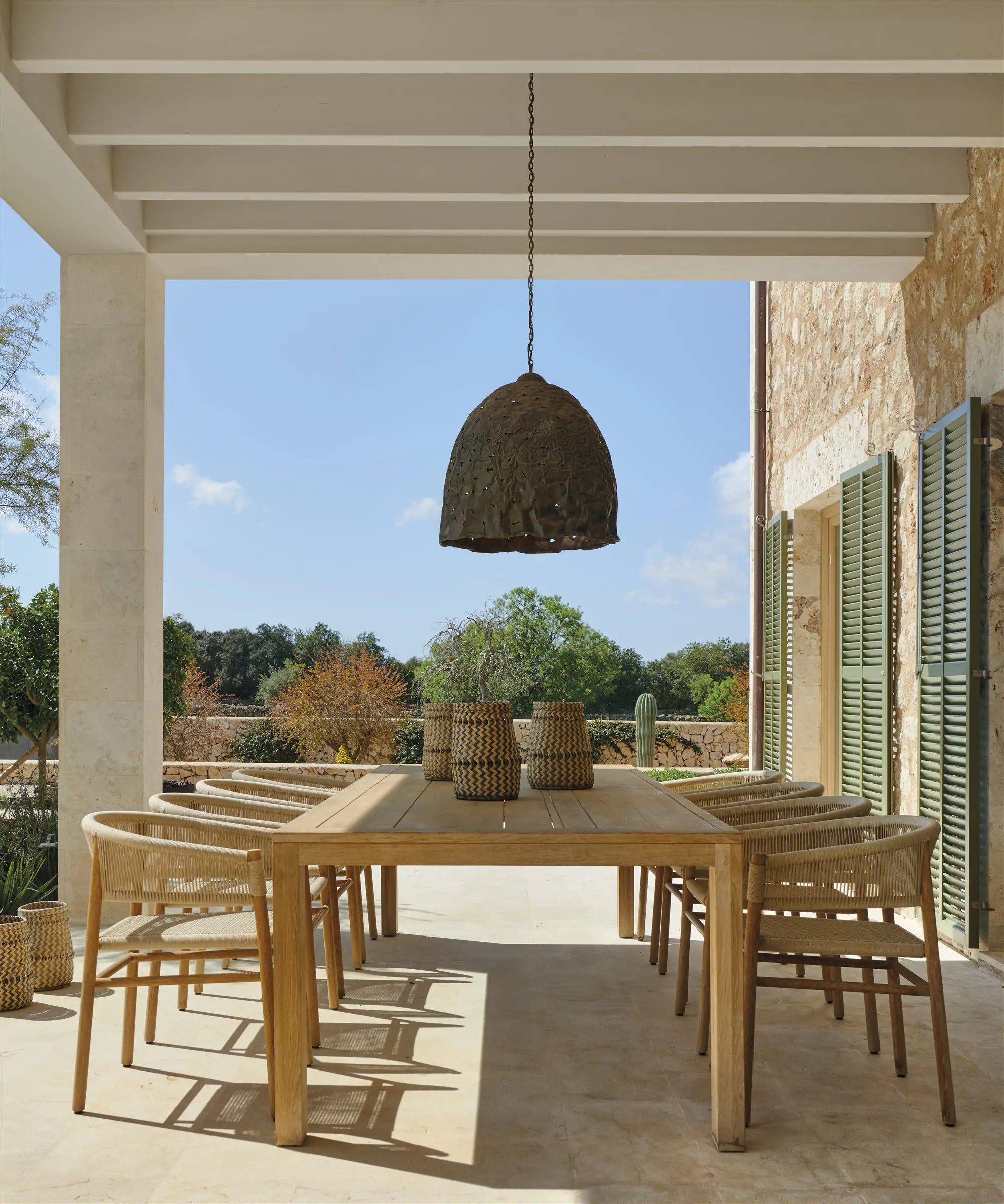 comedor de una casa rustica en el campo de mallorca
