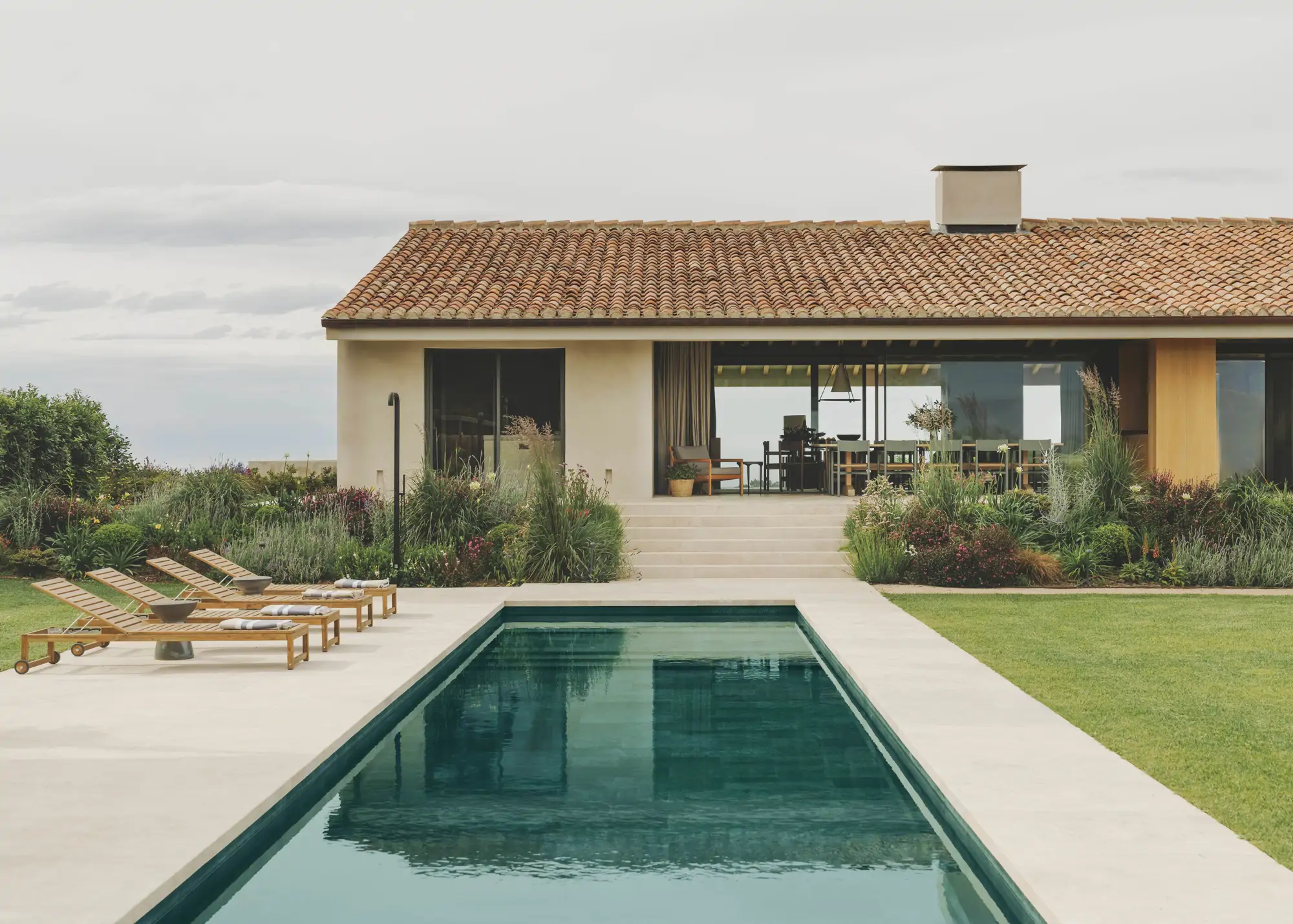 Exterior con piscina