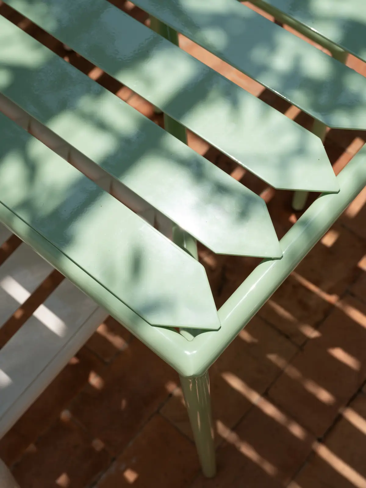 Detalle de la silla de exterior de Tectona.