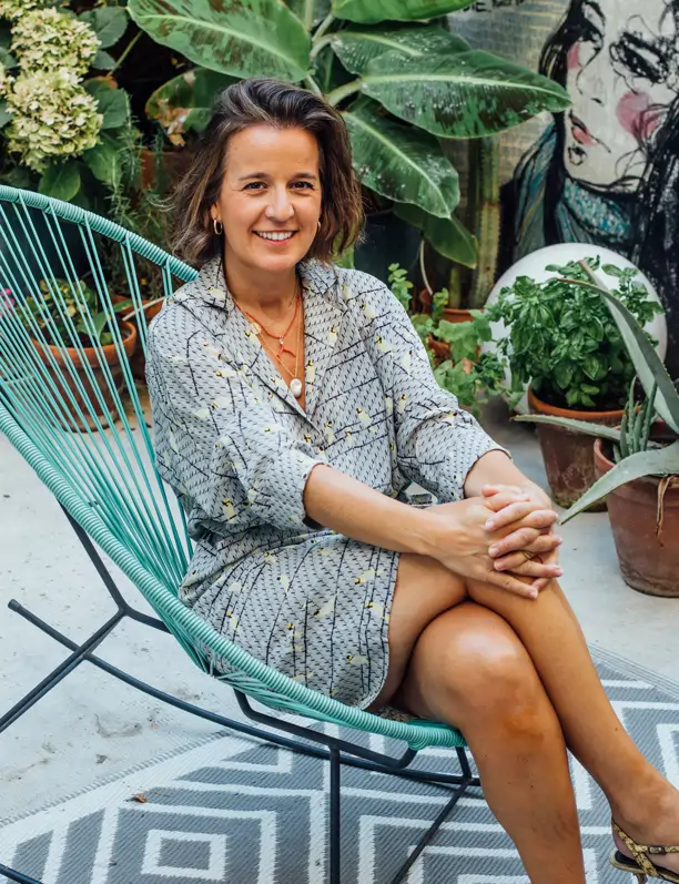 Bárbara Aurell, interiorista: “El gris frío en las paredes de casa transmite una tristeza que ya no encaja en 2025”