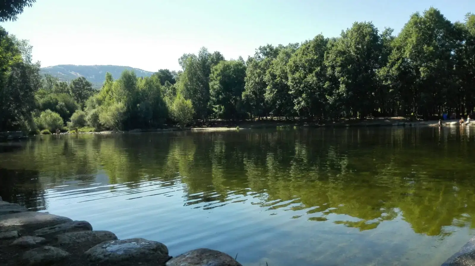 Las Presillas de Rascafría, un paisaje con bonitos y relajados paseos.