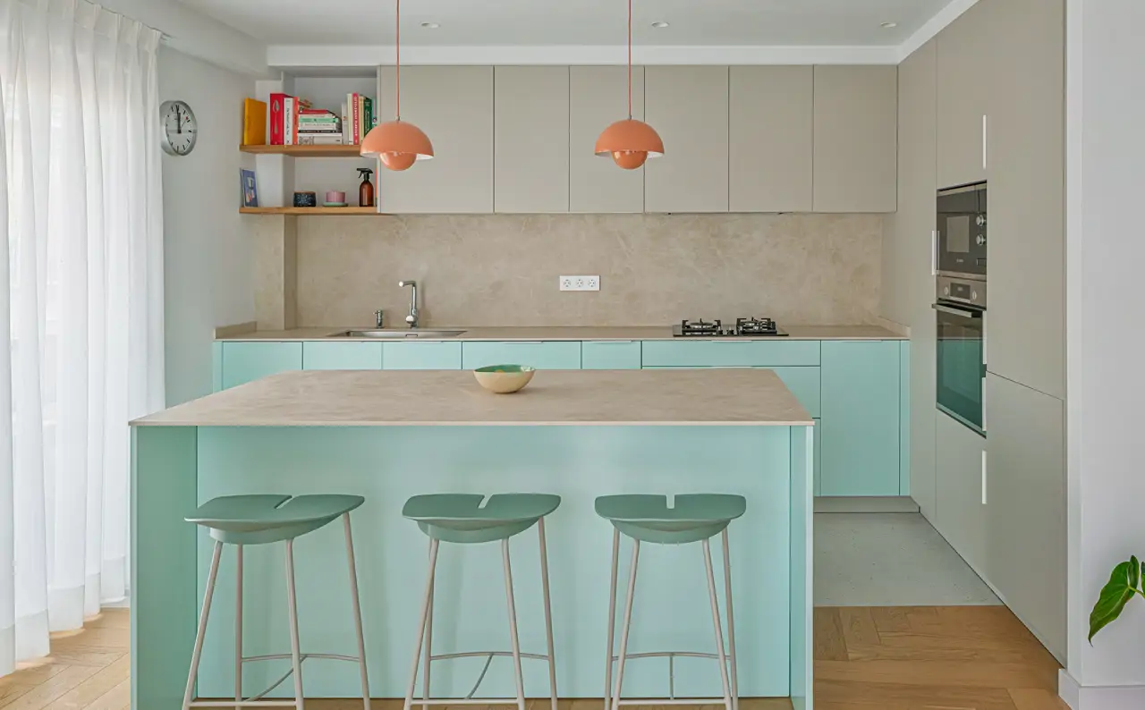Cocina verde menta. Interiorismo: Iroco