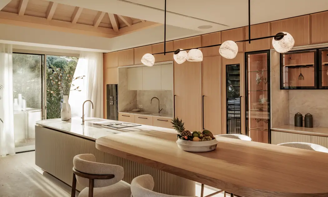 Los interioristas Lucía Casaus y Alexis González redefinen el lujo mediterráneo con la reforma de esta casa en Marbella