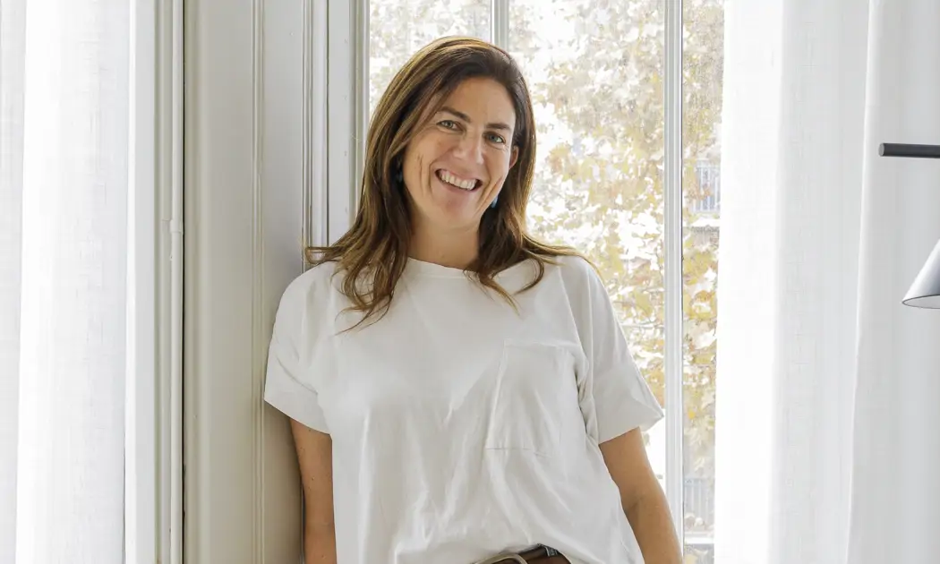 Pia Capdevila, interiorista: “Las puertas sin marco aportan orden, no acumulan suciedad y permiten aprovechar mejor el espacio”