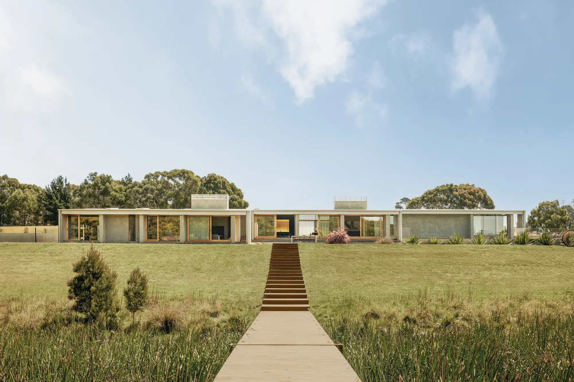 Una casa de vacaciones aislada en el paisaje rural para un artista, su ...