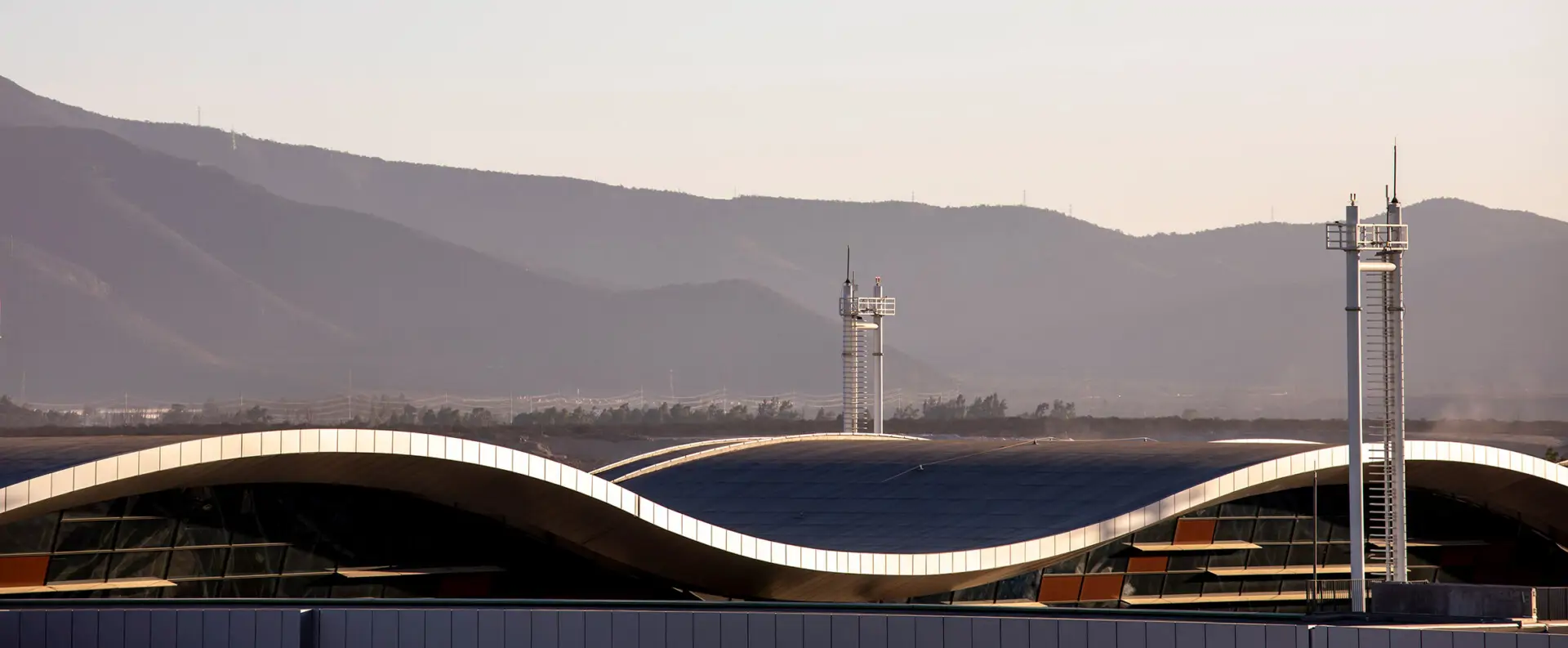 AEROPUERTO INTERNACIONAL ARTURO MERINO BENITEZ 06 web 1