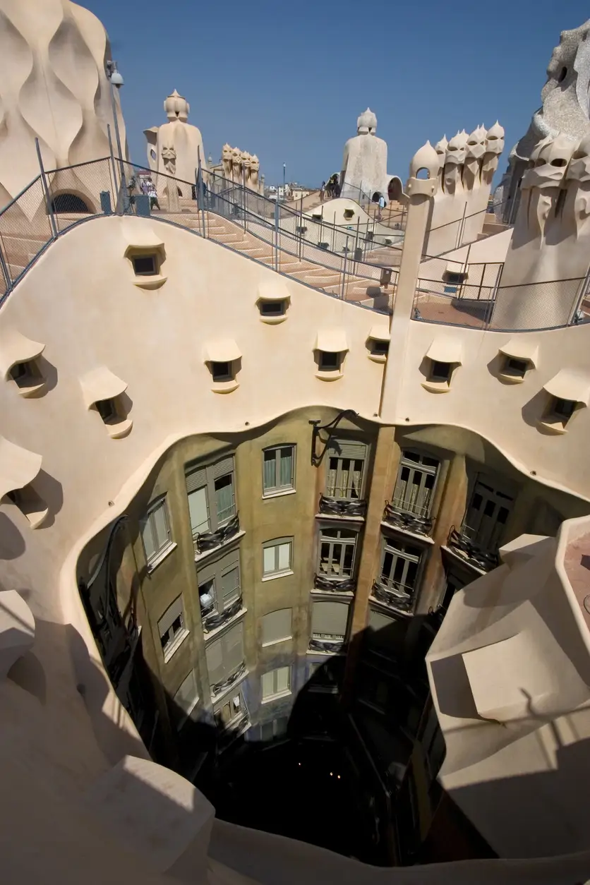 Cómo era vivir en La Pedrera, la otra obra "inconclusa" de Gaudí que ...