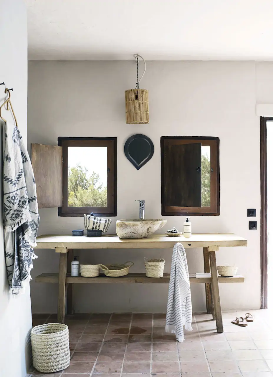 M s All De Unas Cortinas Azules Y Paredes Blancas 15 Ba os De Estilo M s All De Unas Cortinas Azules Y Paredes Blancas 15 Ba os De Estilo