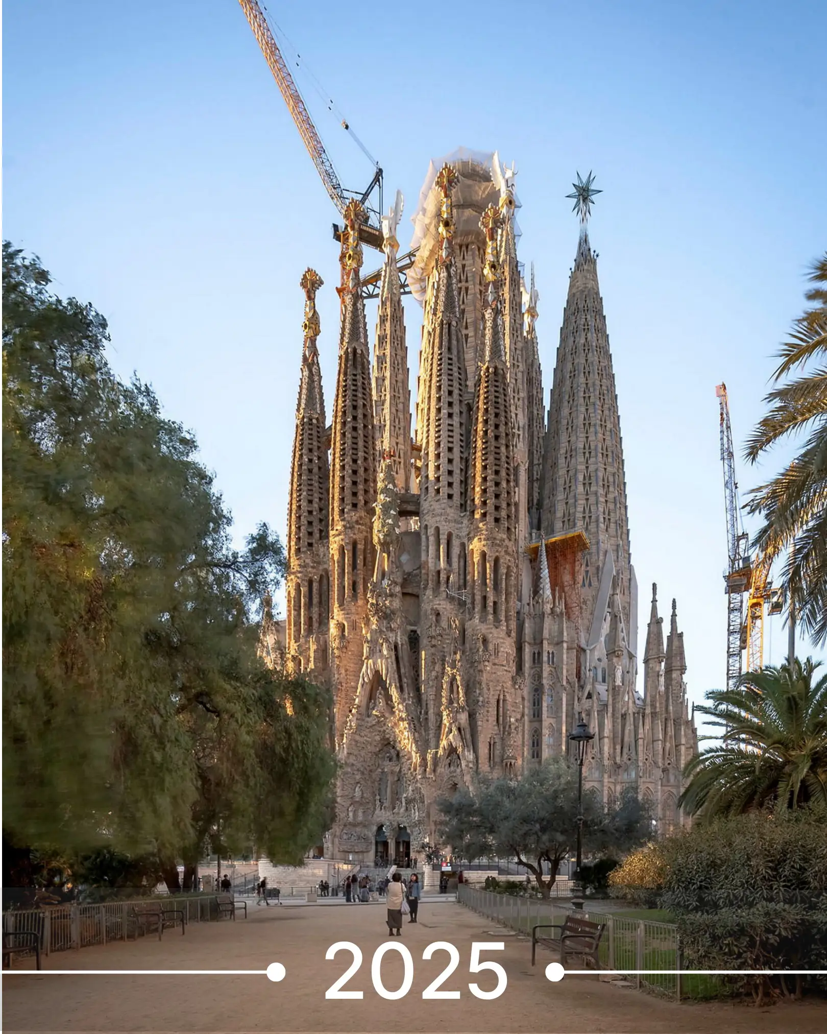 El antes y después de la Sagrada Familia en 10 imágenes: así ha ...